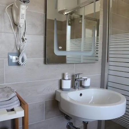 Villa Tea Residence, Gjiri I Lalzit *