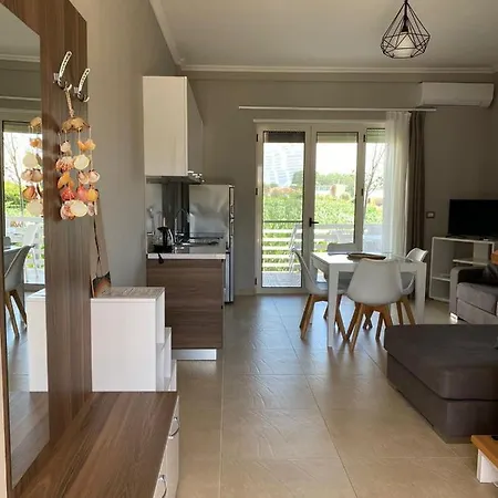 Tea Residence, Gjiri I Lalzit Dıraç