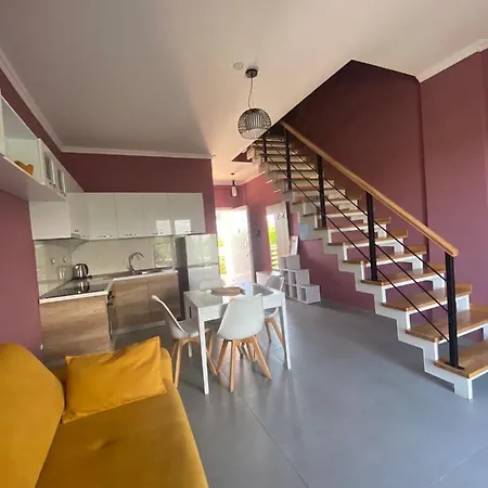 Tea Residence, Gjiri I Lalzit