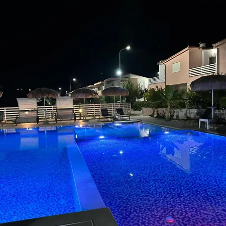 Tea Residence, Gjiri I Lalzit *