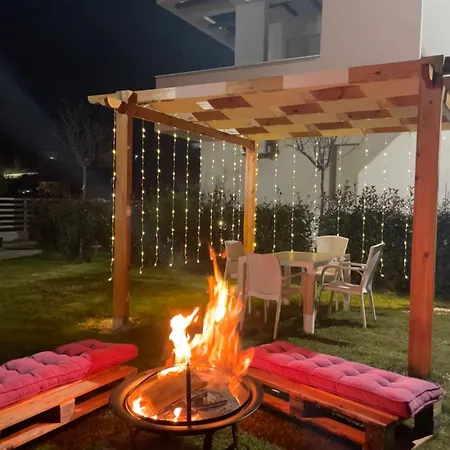 Tea Residence, Gjiri I Lalzit * Dıraç