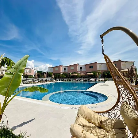 Tea Residence, Gjiri I Lalzit